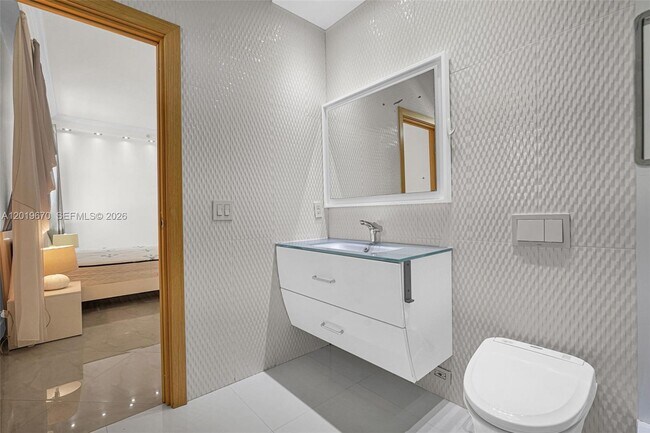 Building Photo - 3001 S Ocean Dr