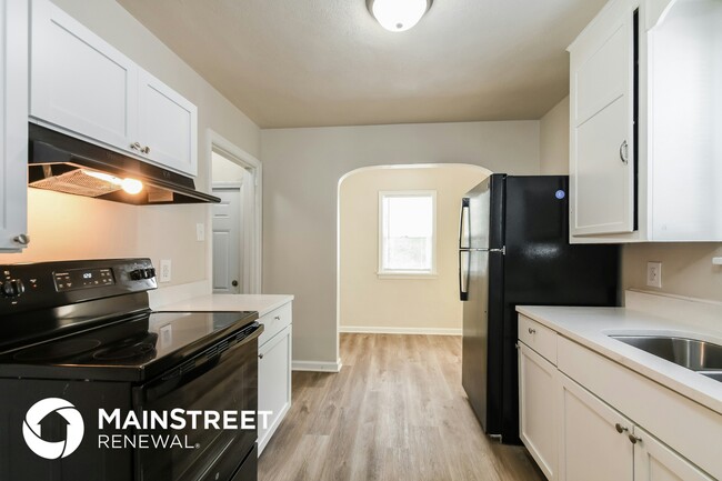 Building Photo - 1934 N Bosart Ave