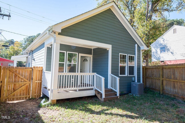 Building Photo - 831 Ridgeway Ave