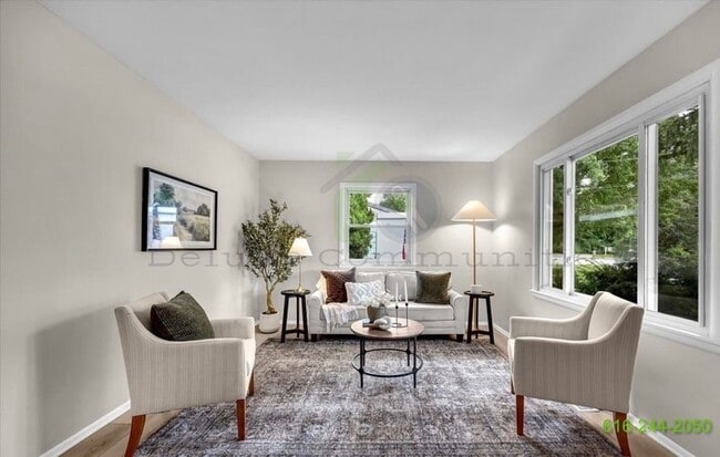 Building Photo - Newly Remodeled 3 Bedroom Kentwood Home! S...