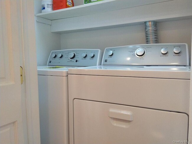 Building Photo - 208-44 15th Dr