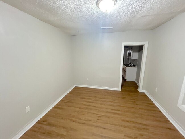 Building Photo - 2100 Stovall Ave