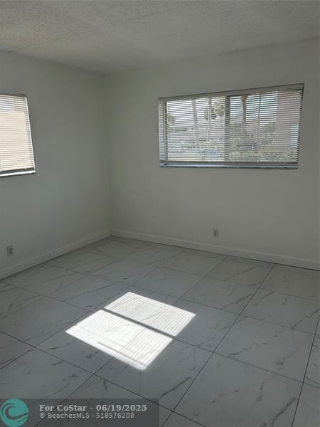Building Photo - 1501 Crescent Cir