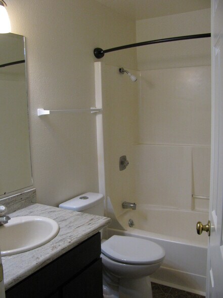 Building Photo - 14713 132nd Ave E