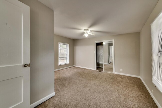 Building Photo - 1440 Moran Dr