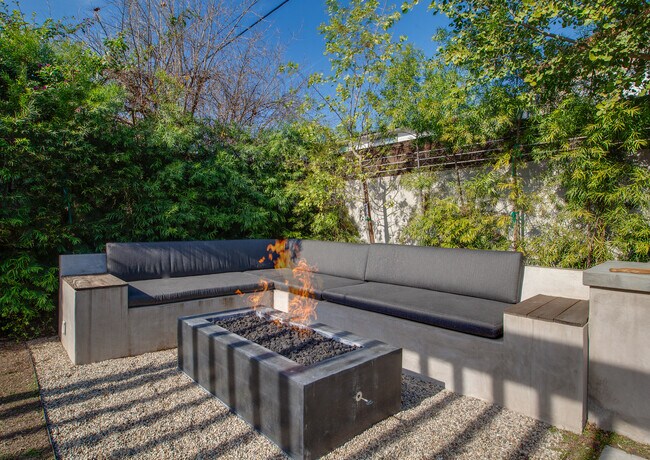 Building Photo - 12945 Welby Way