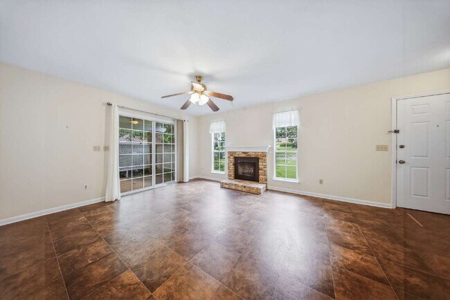 Building Photo - 1402 Sturbridge Pl