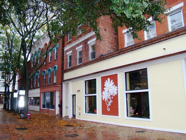 Building Photo - 9 Liberty St