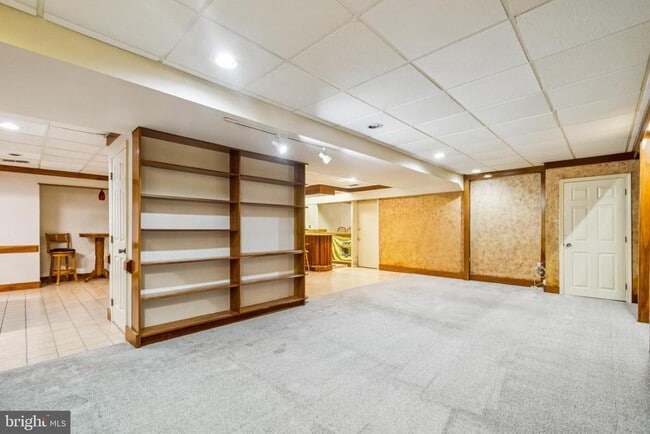 Building Photo - 478 Mountain Rd