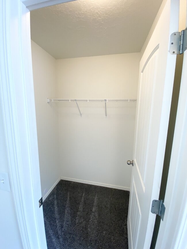Building Photo - 1243 W 520 S