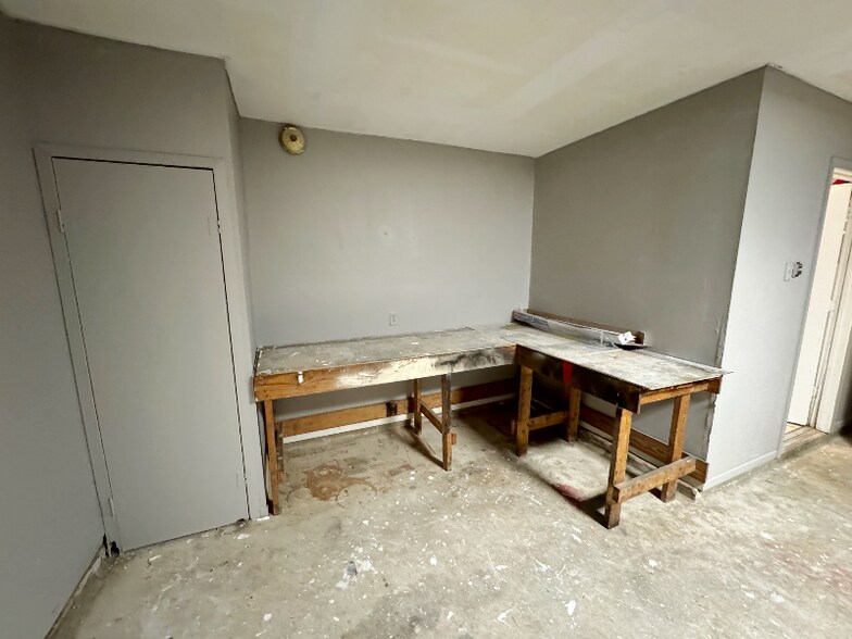 Building Photo - 8739 Glen Bluff