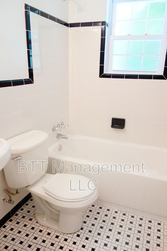 Building Photo - 8401 Flower Ave