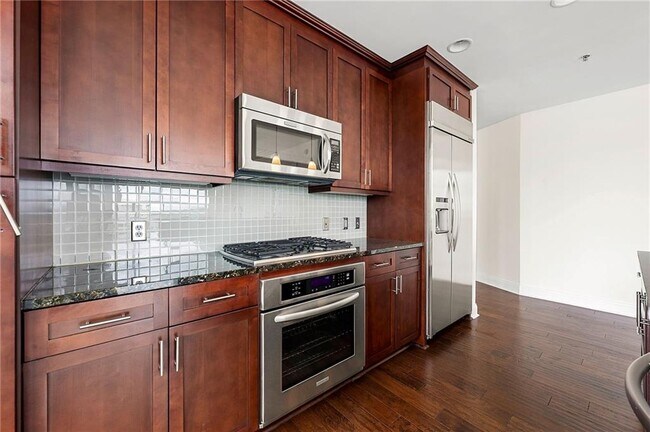 Building Photo - 270 17th St