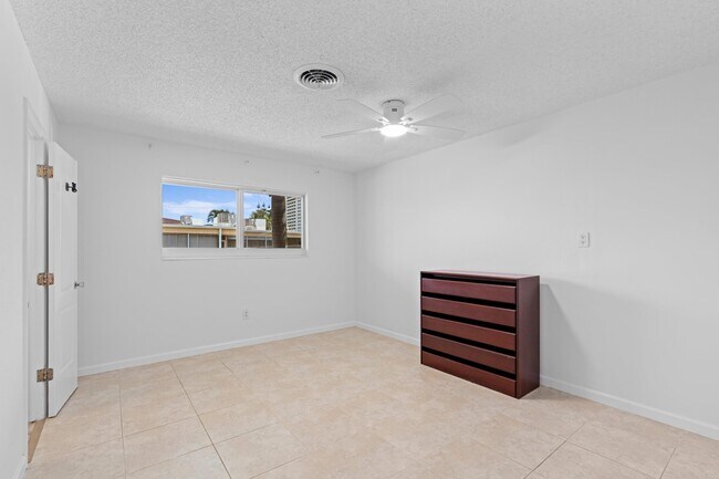 Building Photo - 2601 S Ocean Blvd