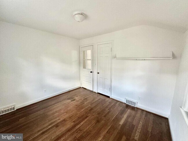 Building Photo - 3722 3rd St S