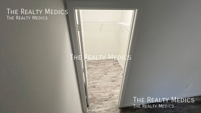 Building Photo - 1651 Welland St SE