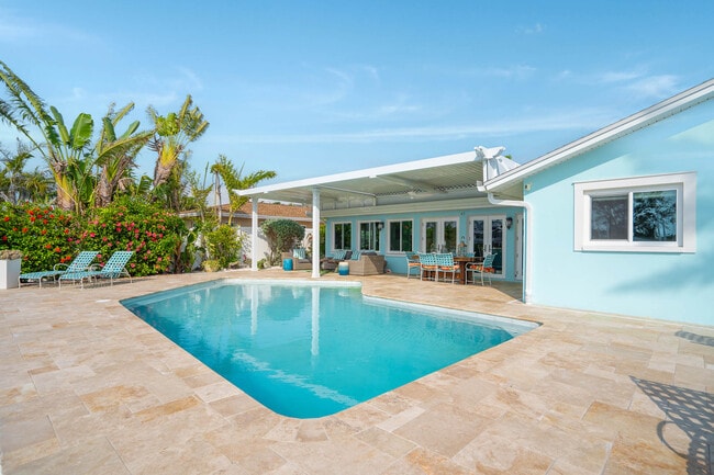 Building Photo - 2910 Alton Dr