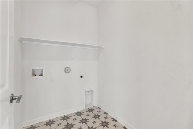 Building Photo - 133 Grn Knl Ln