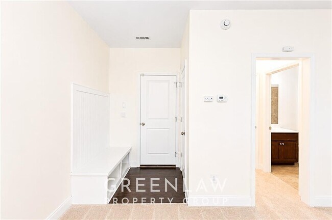 Building Photo - 7403 Lowery Oak Dr