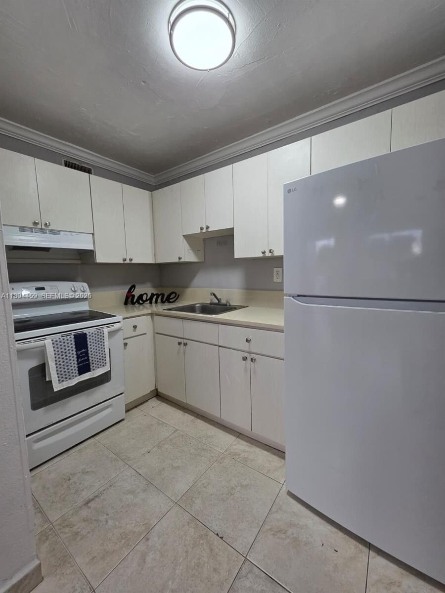 Building Photo - 11005 SW 1st St