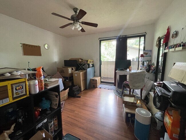Building Photo - 3401 Bermuda Ave