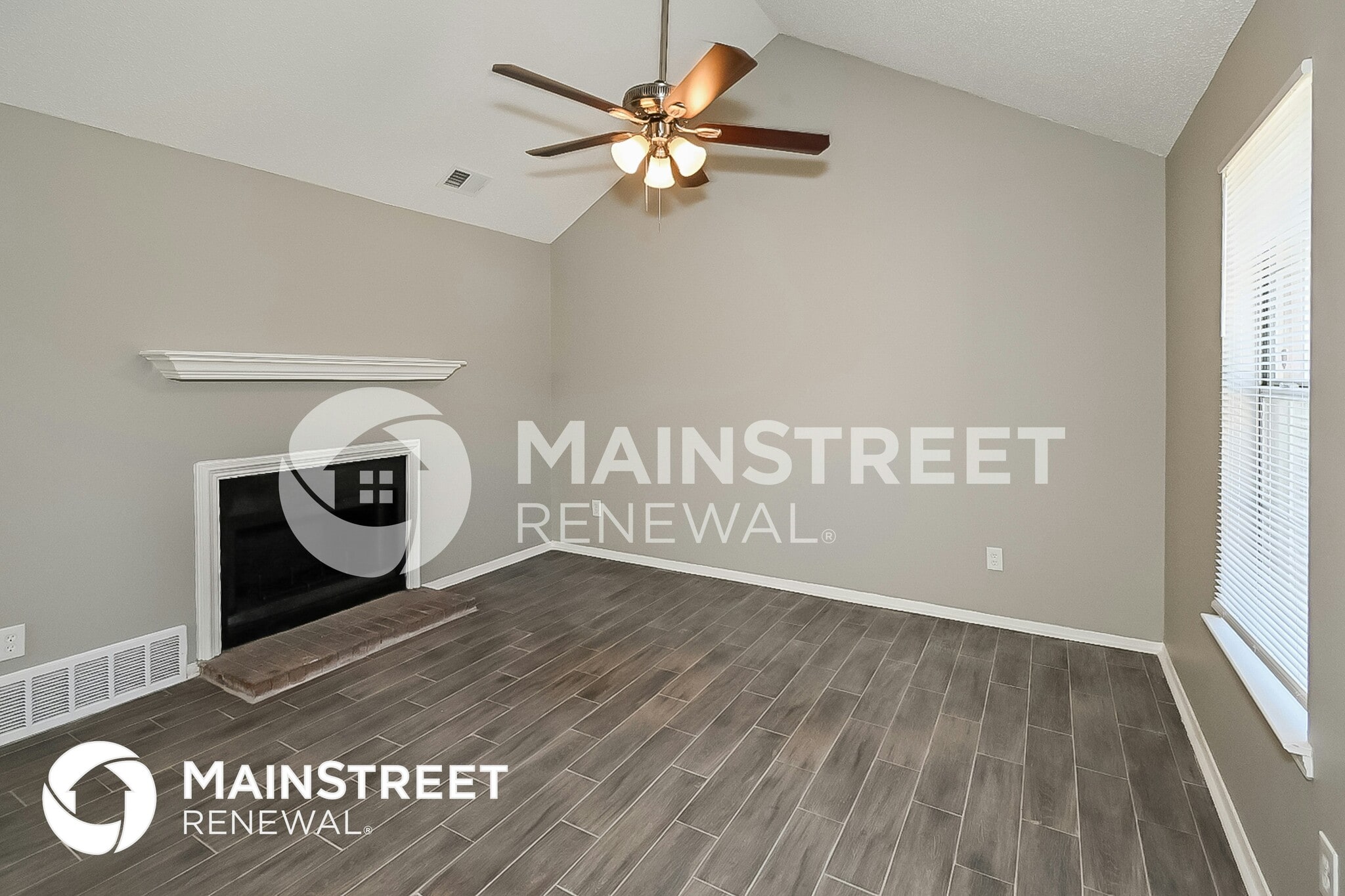 Building Photo - 4568 Summer Creek N