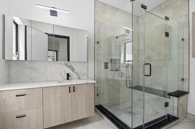 Building Photo - 2811 Rodeo Dr