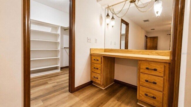 Building Photo - 35025 Raintree Dr