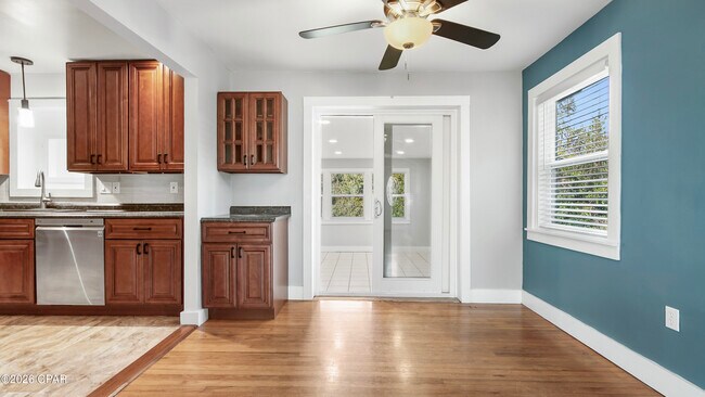 Building Photo - 1207 Buena Vista Blvd