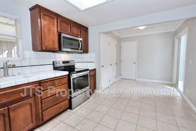 Building Photo - 9221 Rock Canyon Way