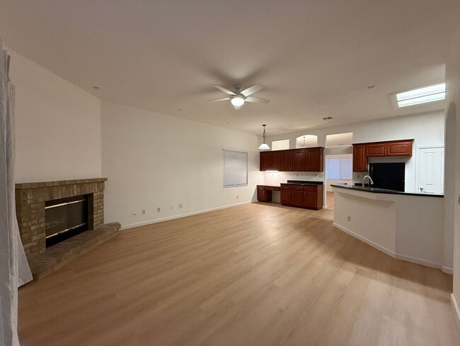 Building Photo - Delightfully Spacious Home!