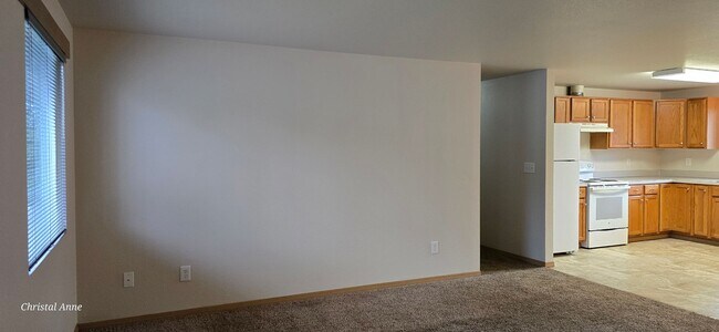 Building Photo - 3 bedroom 1 bath in Shorecrest Neighborhood