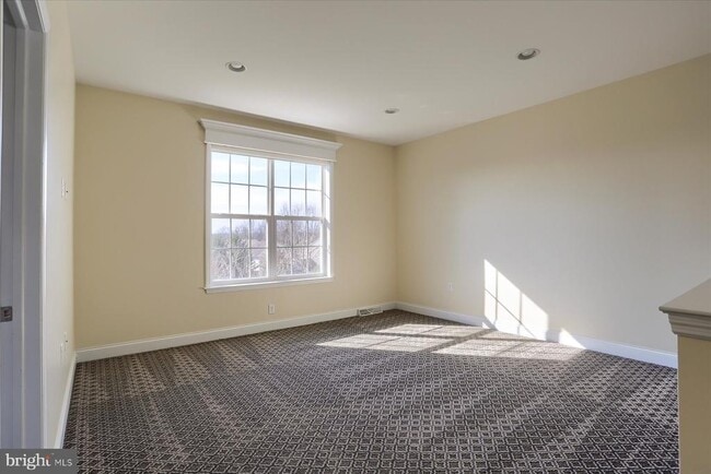 Building Photo - 978 Powder Horn Dr