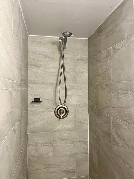 Building Photo - 1960 Marseille Dr