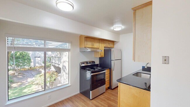 Building Photo - 15472 Marty Dr