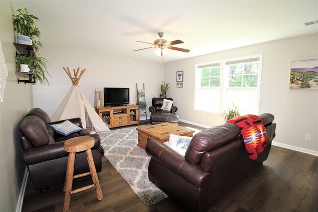 Building Photo - 175 Whitetail Cir