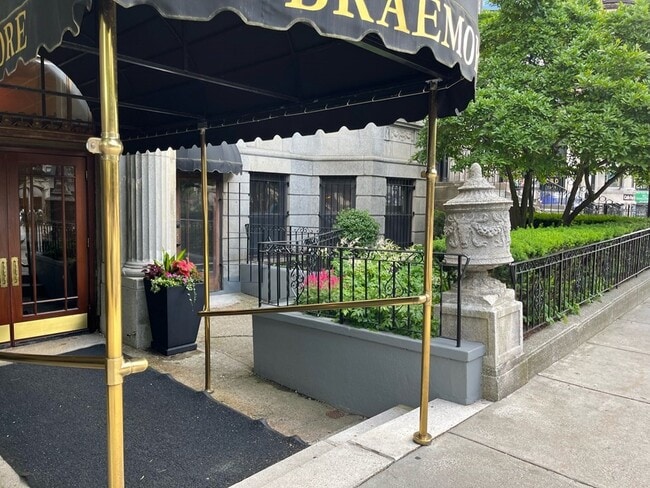 Building Photo - 469 Commonwealth Ave