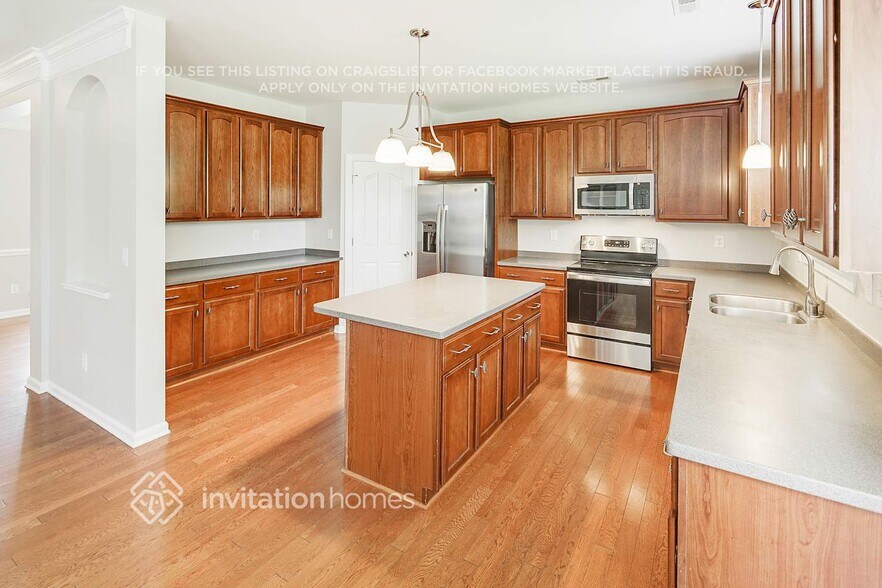 Building Photo - 9677 Ravenscroft Ln NW