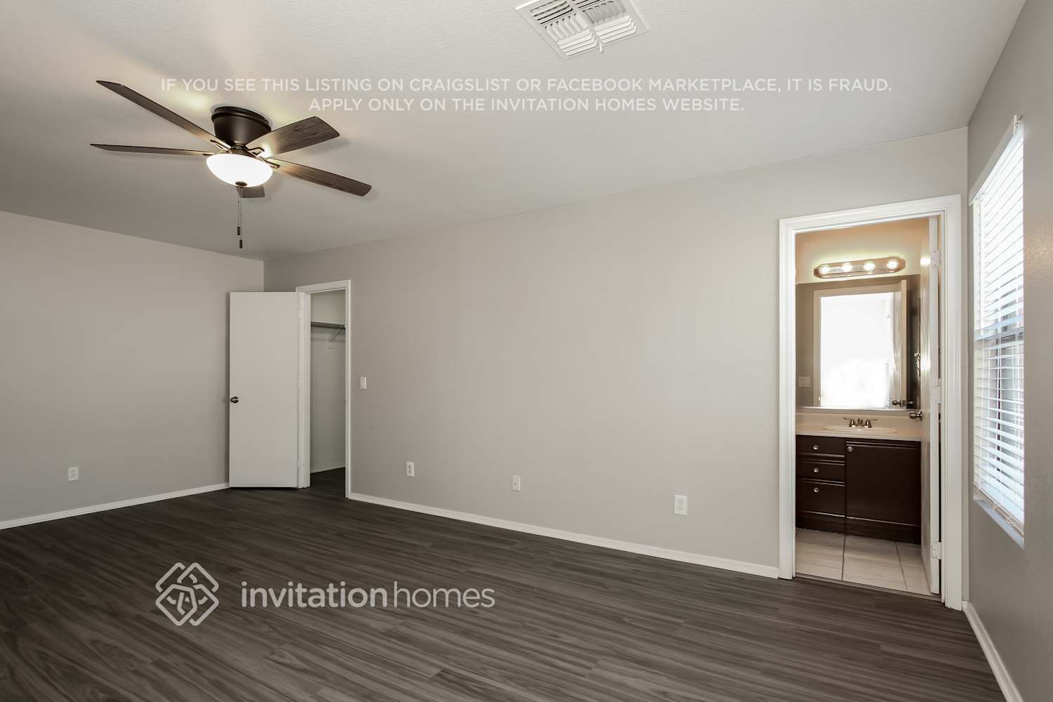 Building Photo - 11530 W Flores Dr