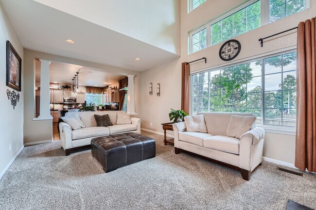 Building Photo - 16352 Parkside Dr