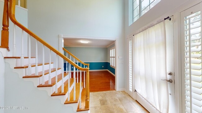 Building Photo - 1142 Westwood Dr