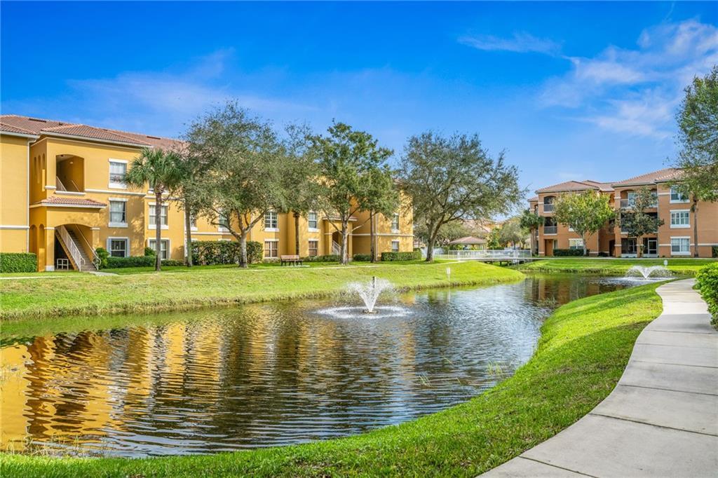 Building Photo - 5080 Fairways Cir