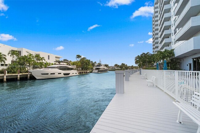 Building Photo - 137 Golden Isles Dr