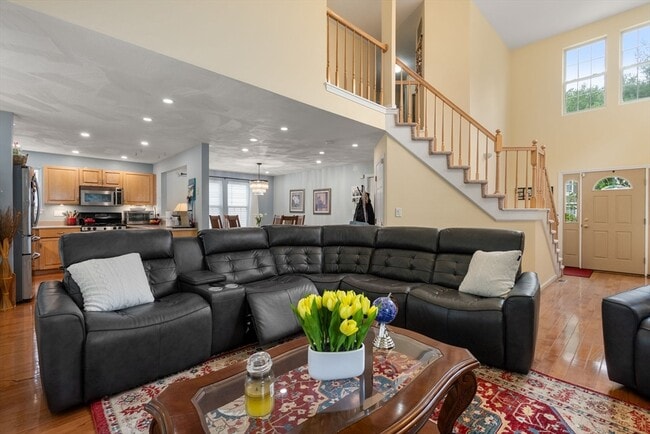 Building Photo - 25 Magnolia Ln