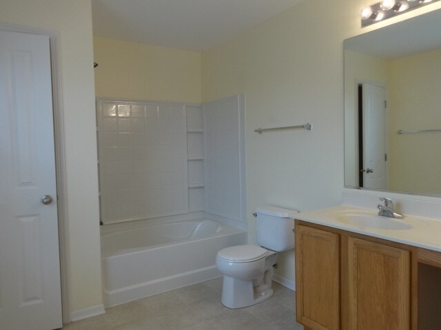 Building Photo - 24112 Cedar Creek Ct