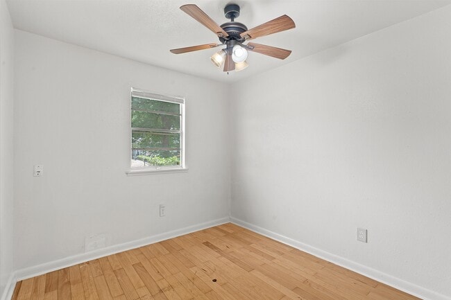 Building Photo - 1219 Lampkin St