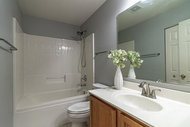 Building Photo - 403 Shadow Creek Dr