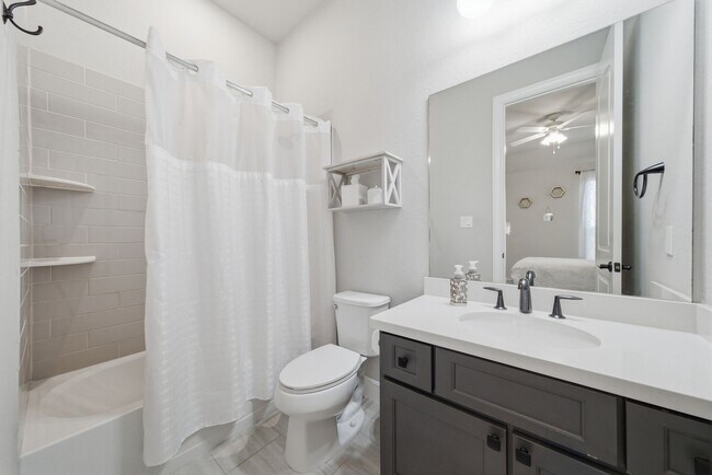 Building Photo - 28014 Woodland Bend Way