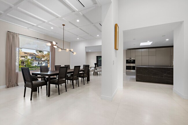 Building Photo - 201 Bedford Dr
