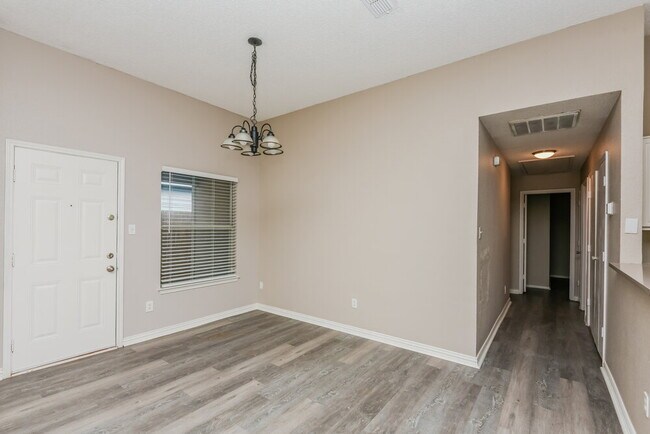 Building Photo - 10509 Shadywood Dr